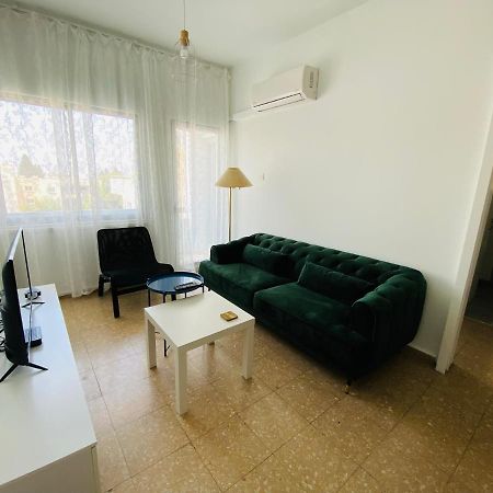 Simple One Bedroom Flat In Engomi Exterior photo